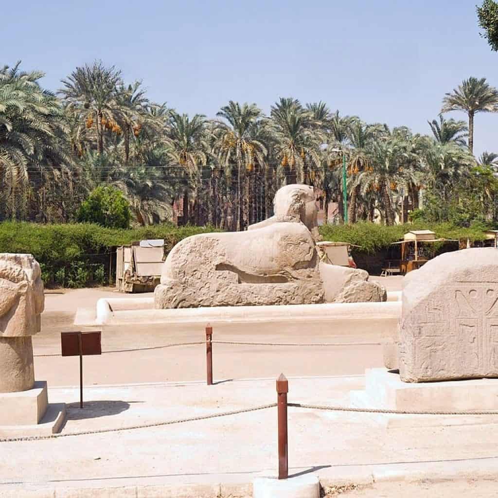 Giza Travel Guide: Explore Egypt’s Ancient Wonders & Hidden Gems 5 Menphis Desert Cruise Travel