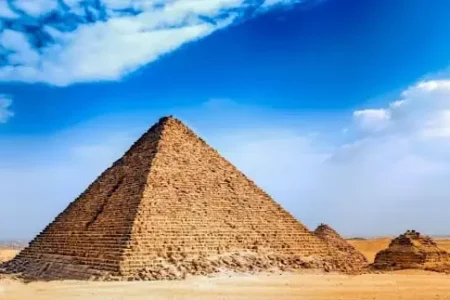 the pyramid of menkaure